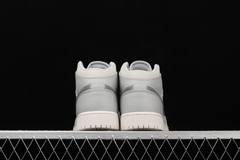All categories Air Jordan Jordan series basketball shoes Air Jordan 1 Mid Air Jordan 1 Mid AJ1 new fog gray Joe 1 China gray silver 554725-053